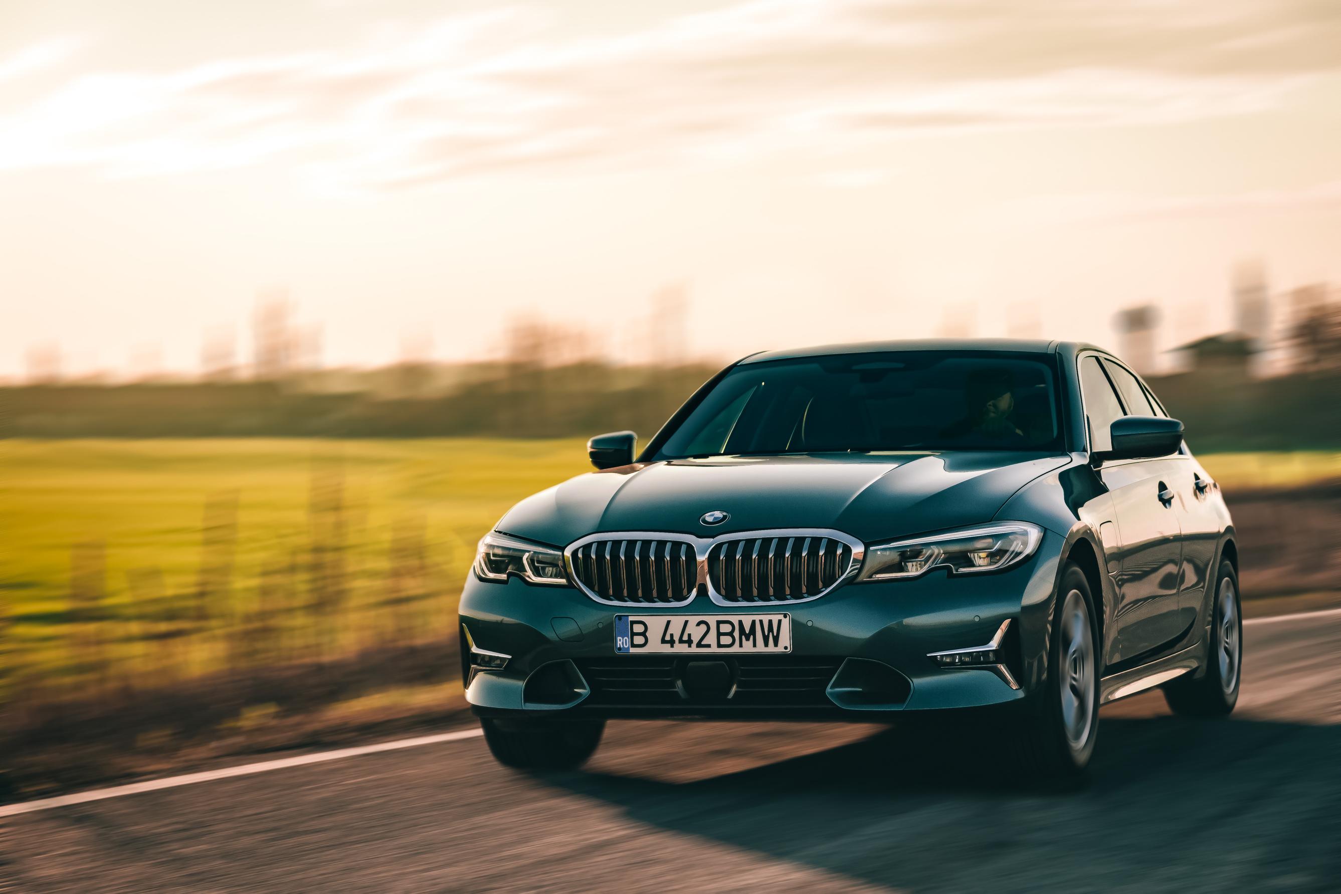 BMW 330e
