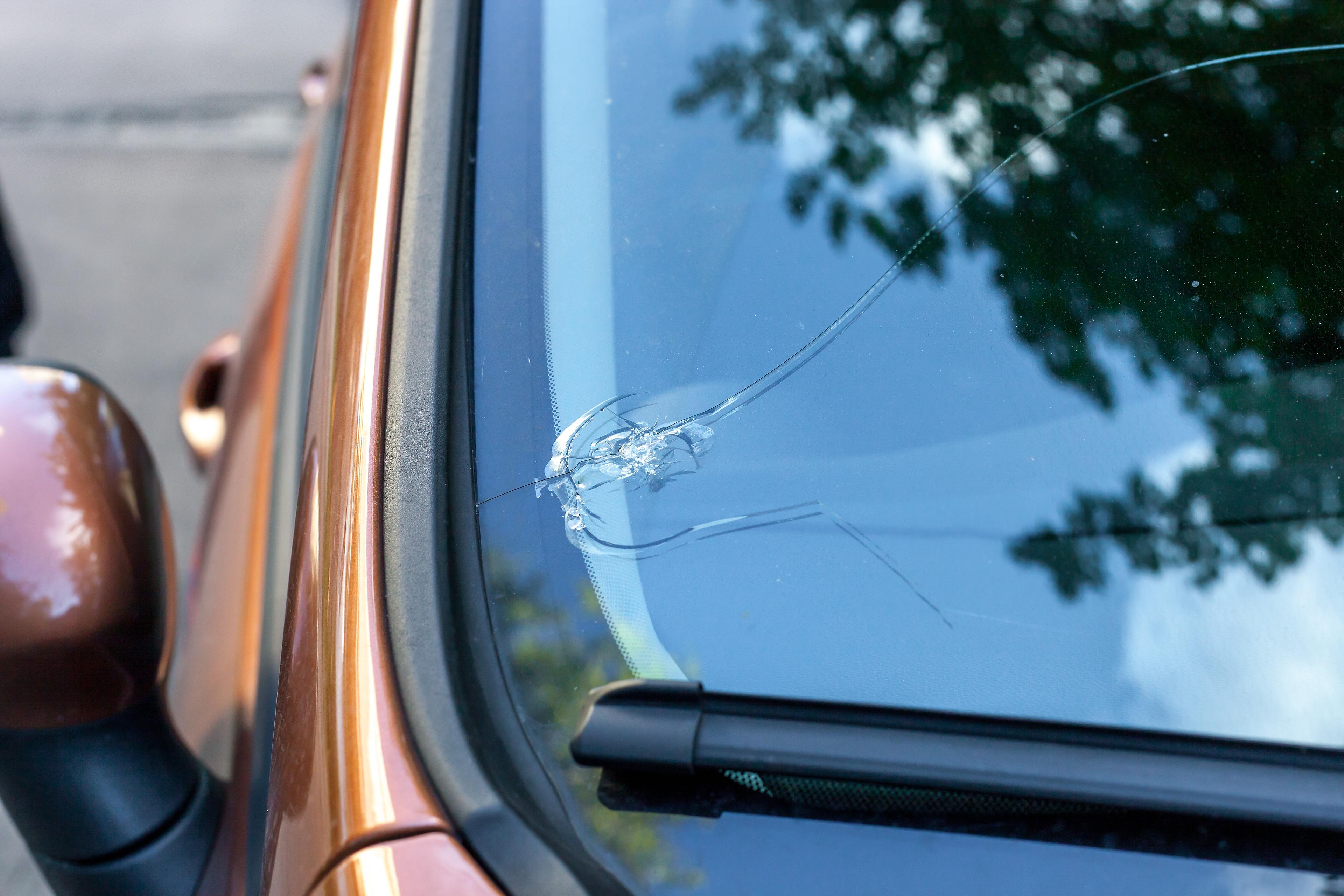 Windscreen crack
