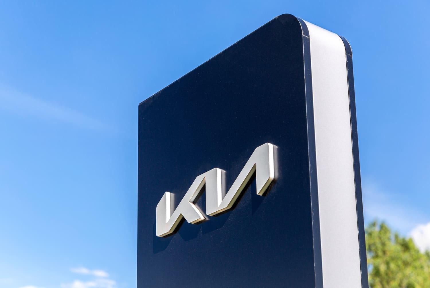 Kia dealership sign