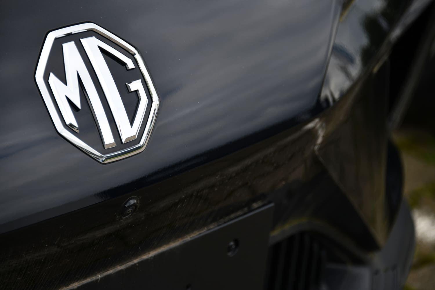 MG logo badge