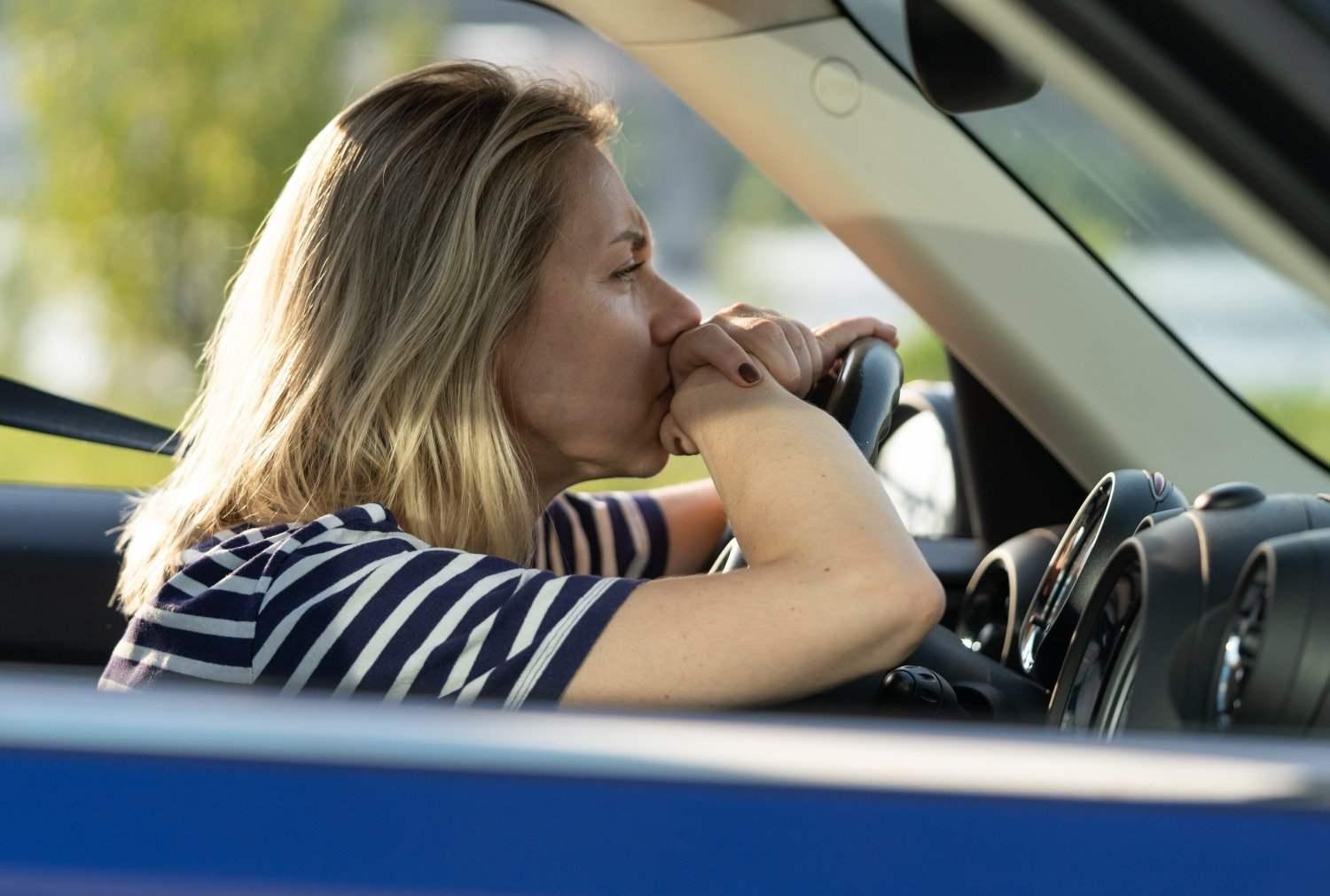 Driver can't pay for car
