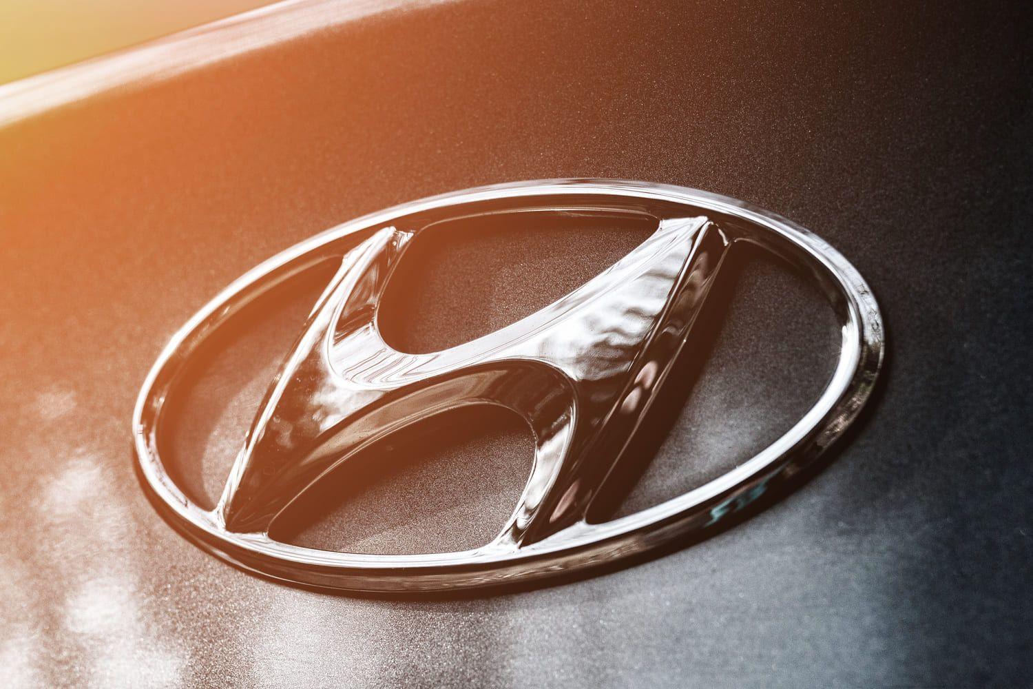 Hyundai badge