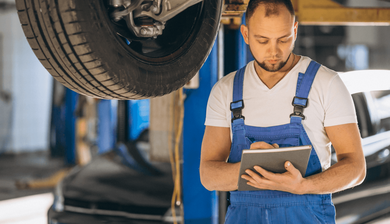 Mechanic uses Keyloop integration